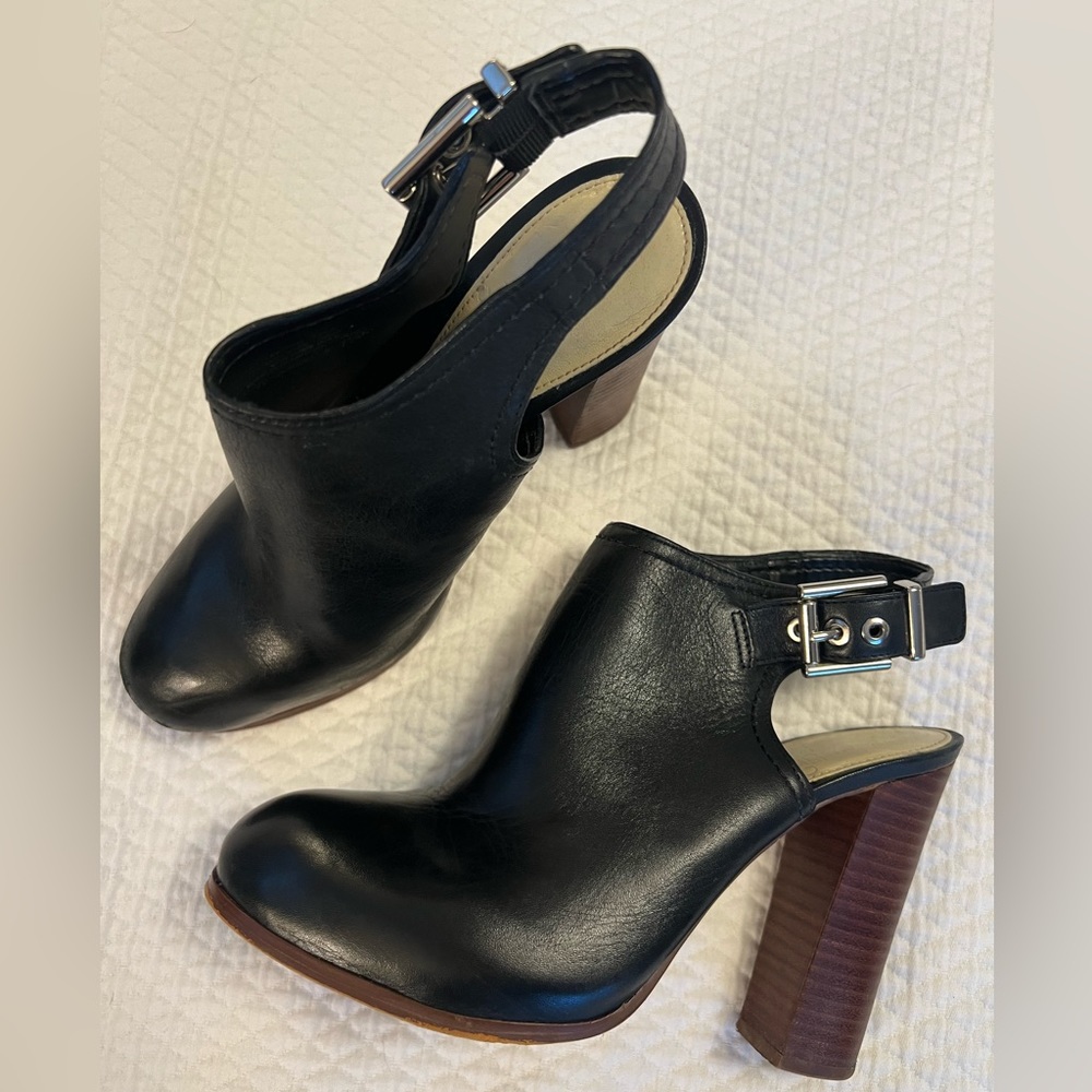 Women’s Vince Camuto Black Leather Ankle Booties 7.5